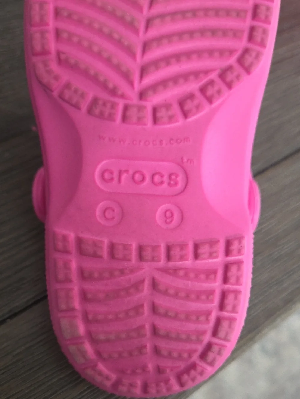 CROCS Kids Classic Clog in Bright Pink
